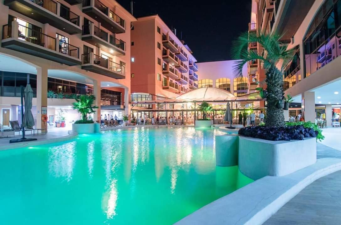 Apto Pes Na Areia Em Hotel Jurere Beach Jurere Internacional Florianópolis Buitenkant foto